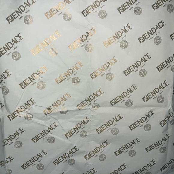 🔥FENDACE FENDI × VERSACE 15"×11"×6"
HUGE XL Empty Box🔥 - Picture 6 of 13